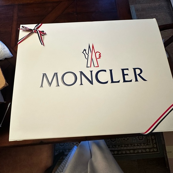 Authentic Moncler XL  paper gift box with ribbon - Picture 7 of 8